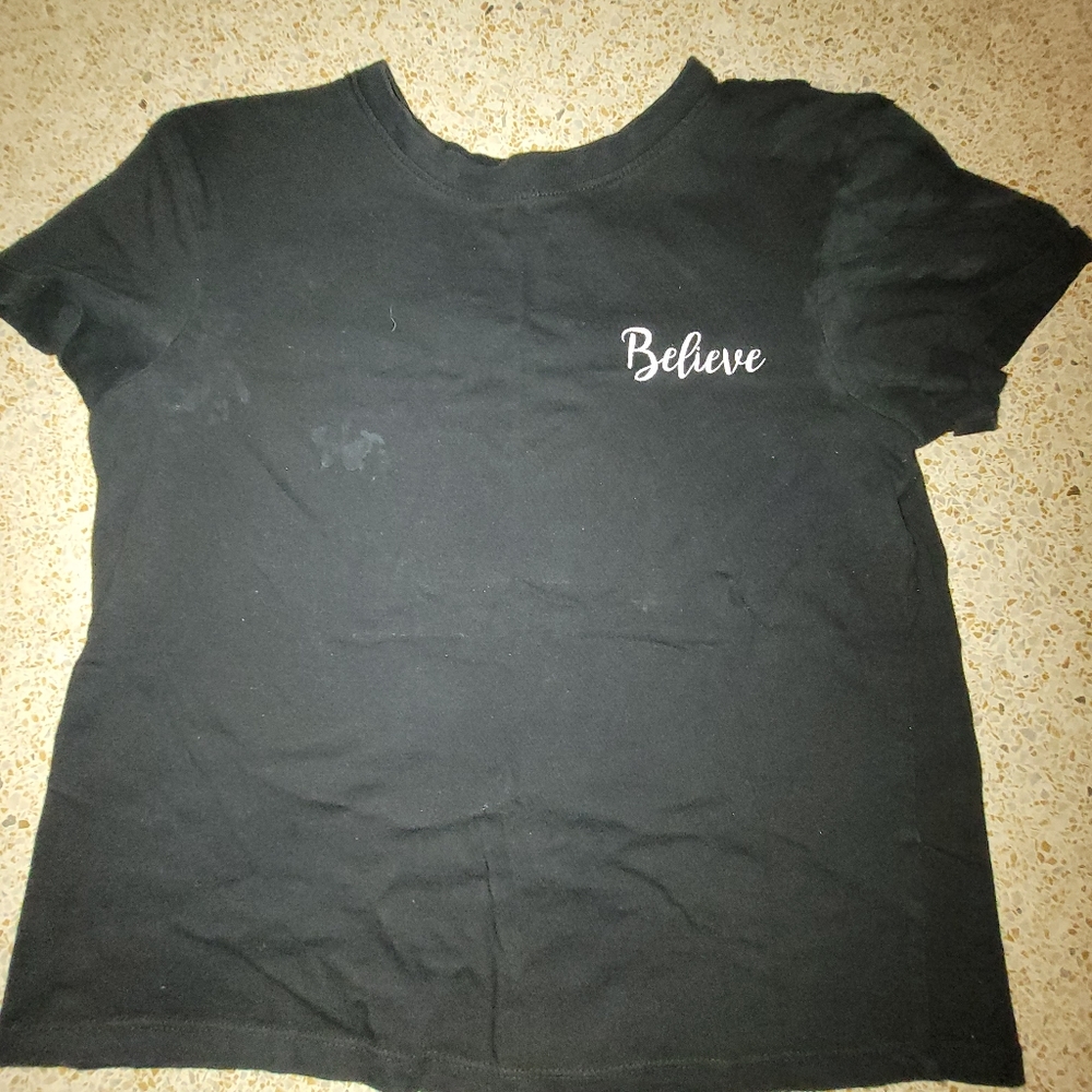 Black t-shirt " believe"